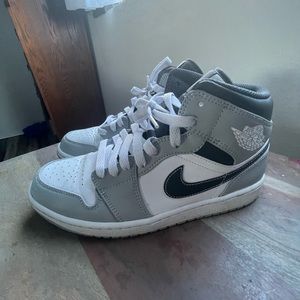 Jordan 1 Mids